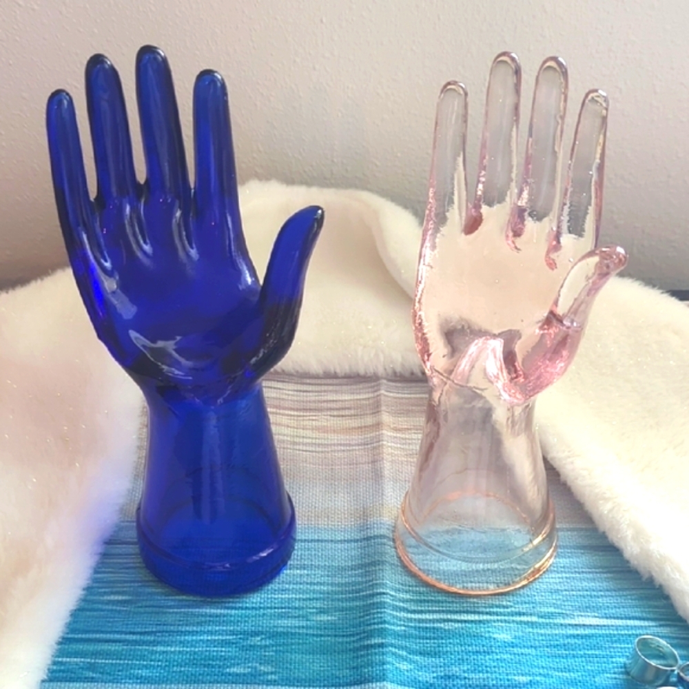 Vintage "1960's Pink Depression, and Colbert Blue Glass Hands" Set Of (2) - Picture 10 of 10
